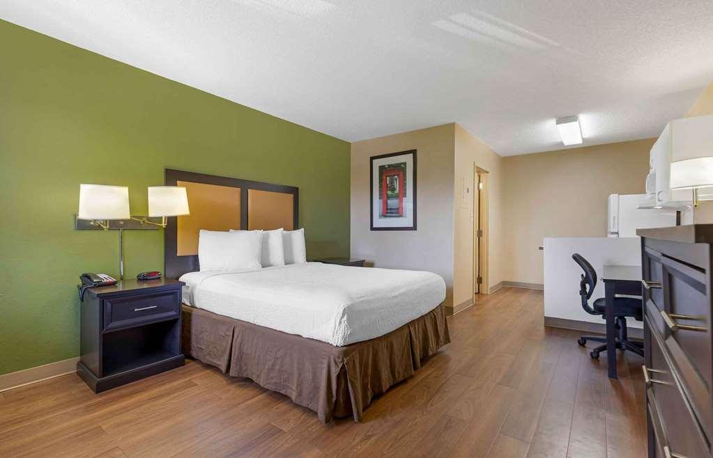 Extended Stay America Select Suites - Columbia - Ft Jackson Стая снимка
