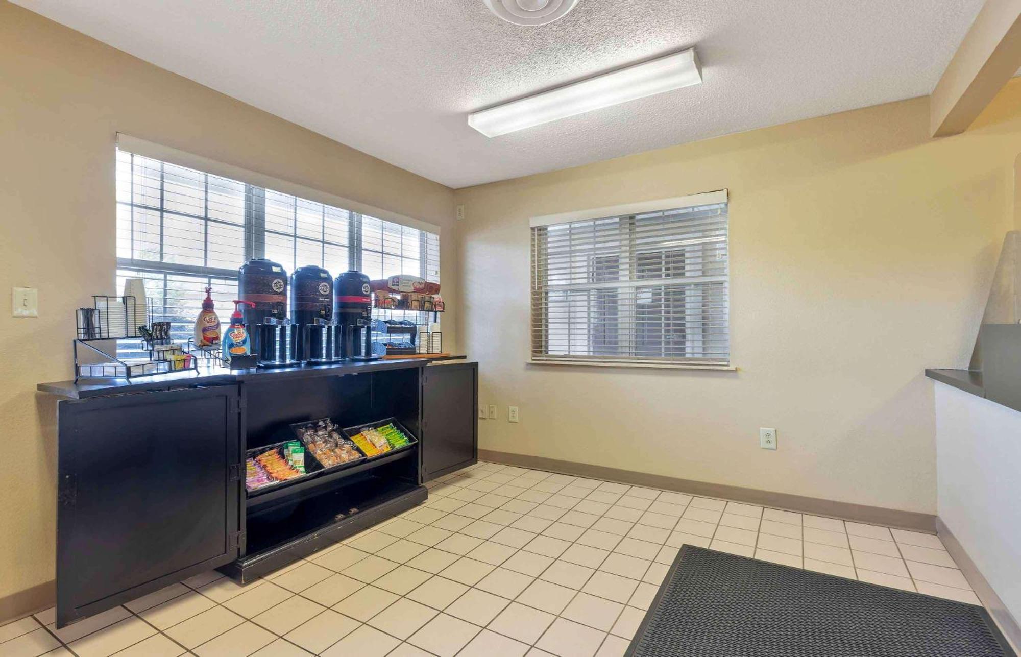 Extended Stay America Select Suites - Columbia - Ft Jackson Екстериор снимка
